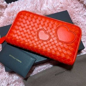 BOTTEGA VENETA RED ZIPPER AROUND WALKET “ HEART” SPECIAL EDITION